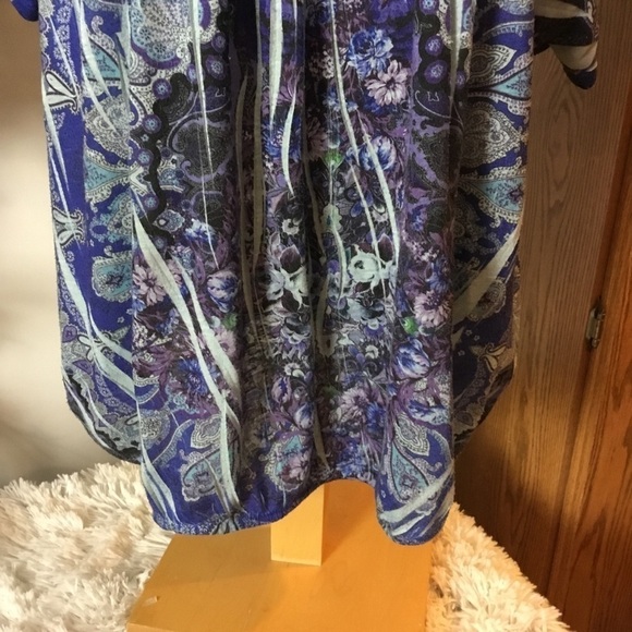 ROZ & Ali 1X keyhole tie front with cape sleeves floral lace detail in b… - Picture 10 of 14